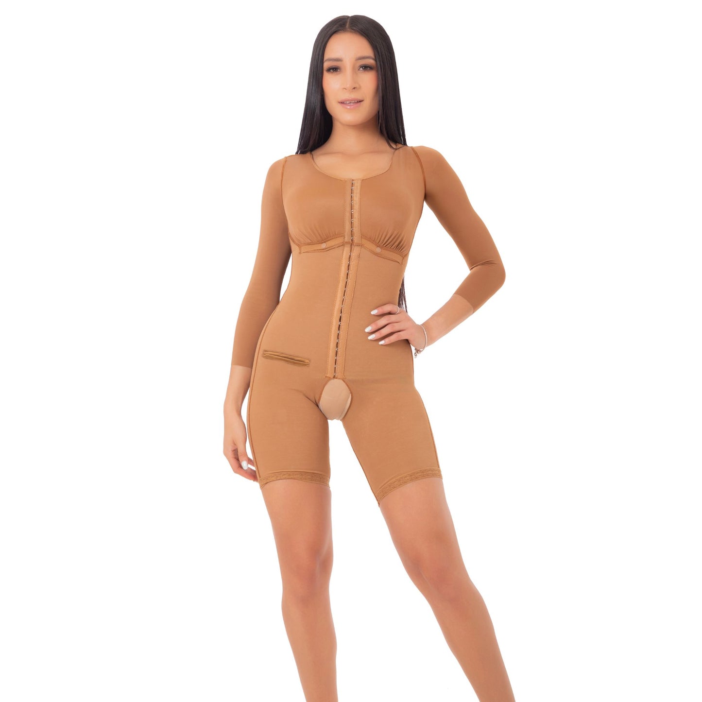 Faja con mangas, bra, salida de dren y media pierna. Q511567
